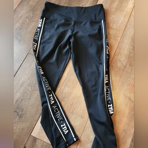 Zyia logo leggings